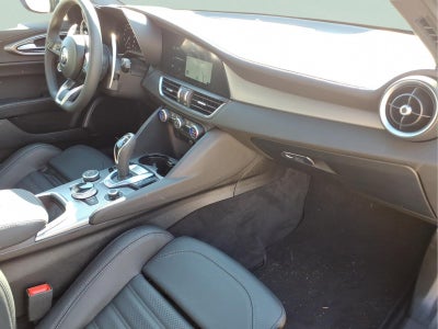 2025 Alfa Romeo Giulia Base