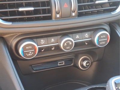 2025 Alfa Romeo Giulia Base