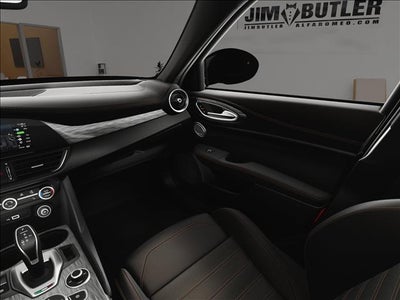 2025 Alfa Romeo Giulia Intensa