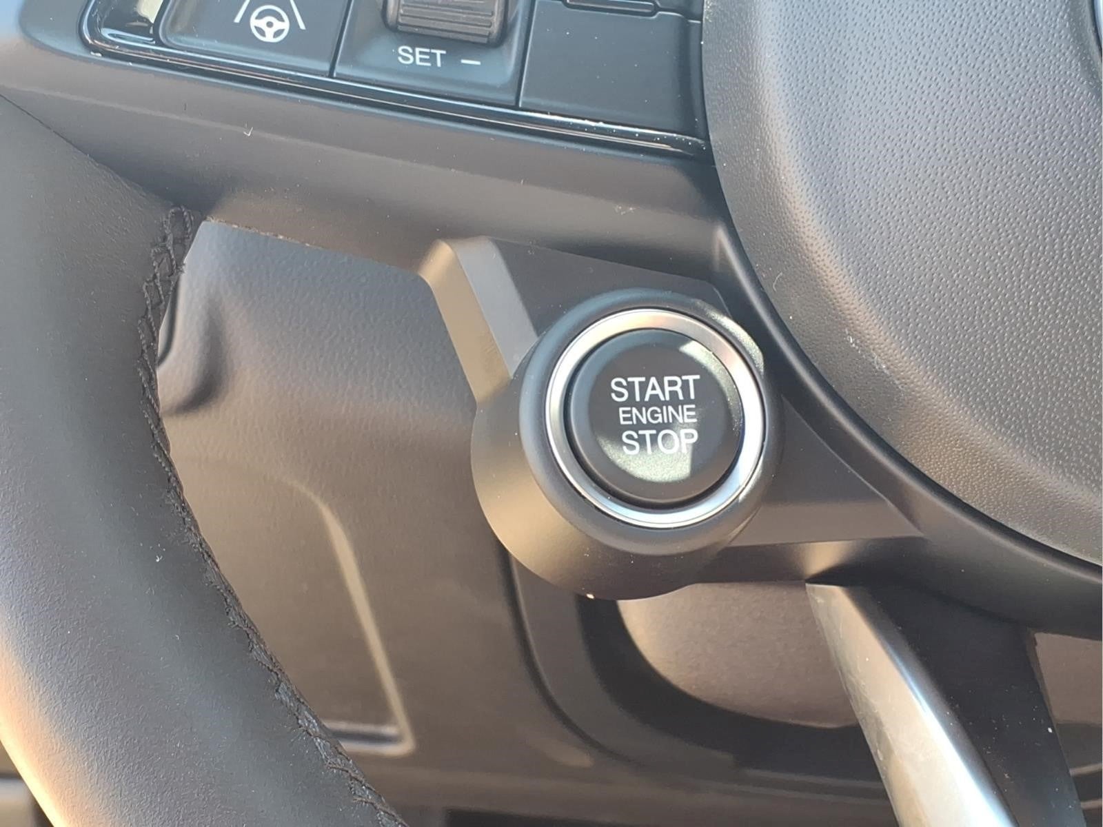 2025 Alfa Romeo Giulia Intensa