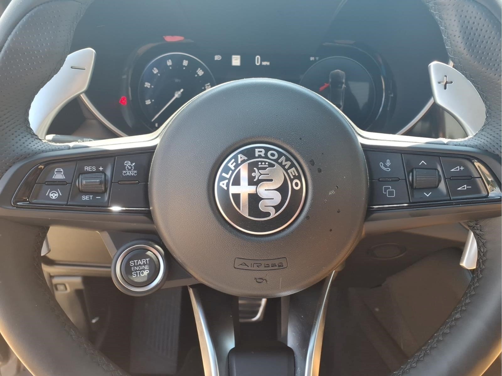 2025 Alfa Romeo Giulia Intensa