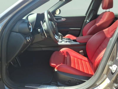 2025 Alfa Romeo Giulia Intensa