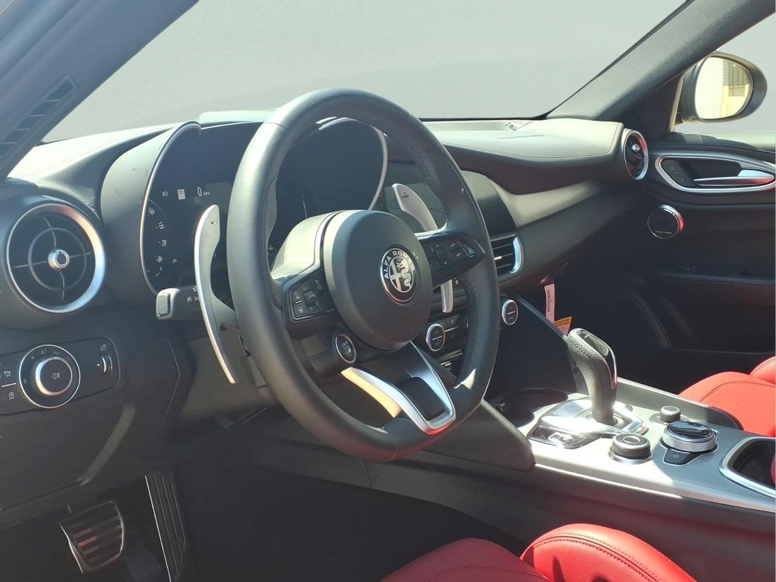 2025 Alfa Romeo Giulia Intensa