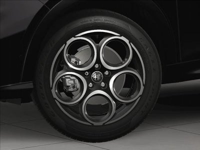 2025 Alfa Romeo Tonale Base