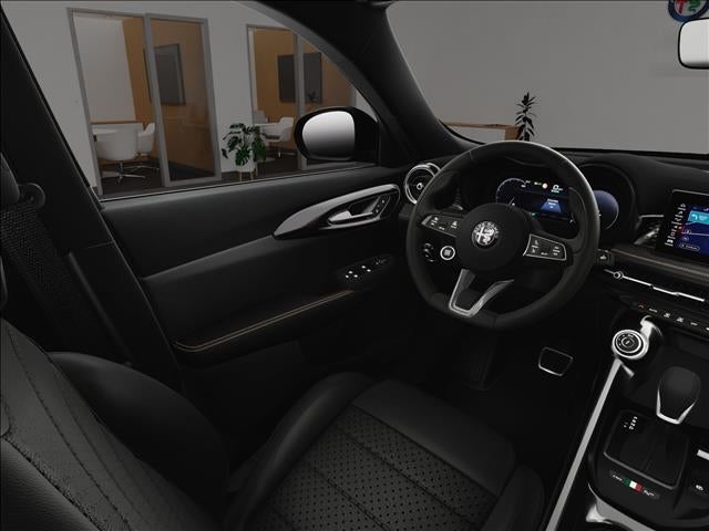 2025 Alfa Romeo Tonale Base