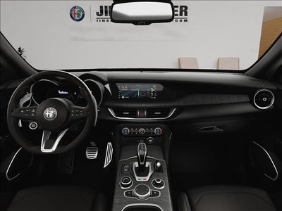 2025 Alfa Romeo Stelvio Base