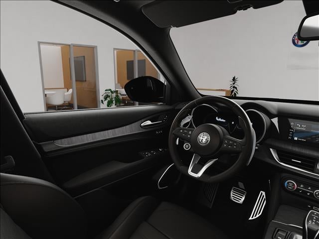 2025 Alfa Romeo Stelvio Base