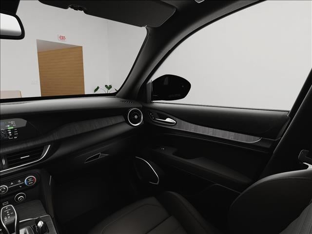 2025 Alfa Romeo Stelvio Base