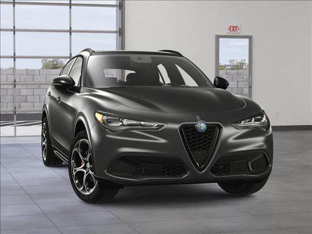 2025 Alfa Romeo Stelvio Base