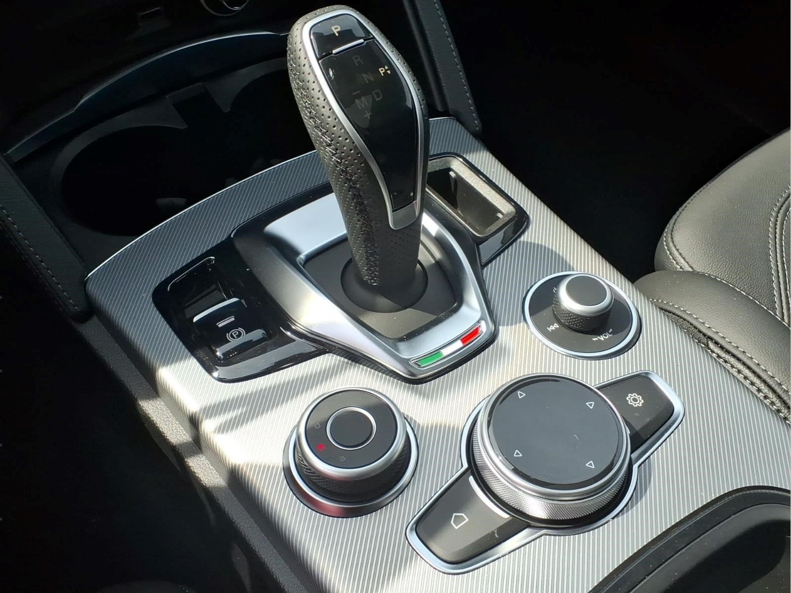2026 Alfa Romeo Stelvio Base