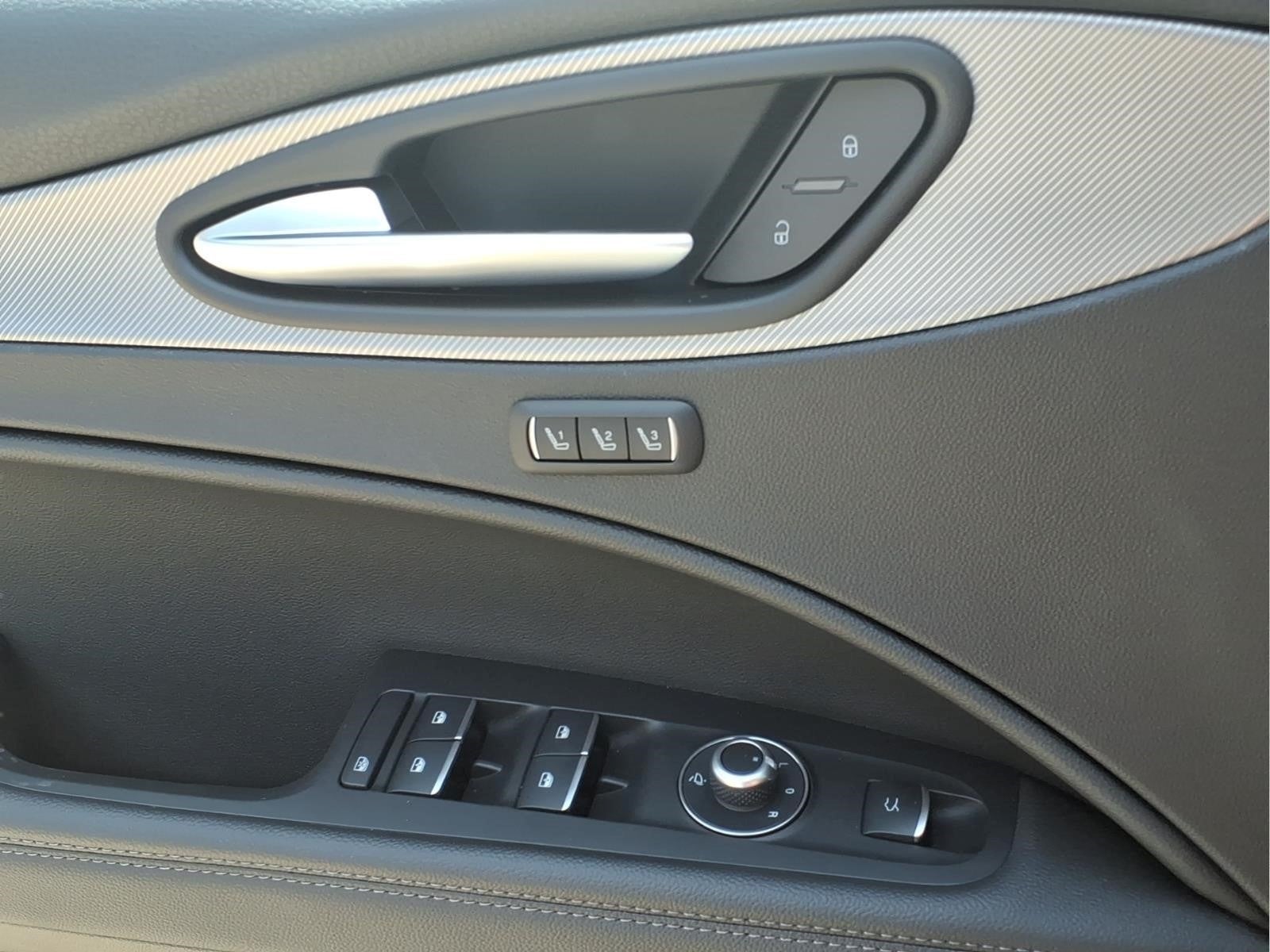 2026 Alfa Romeo Stelvio Base