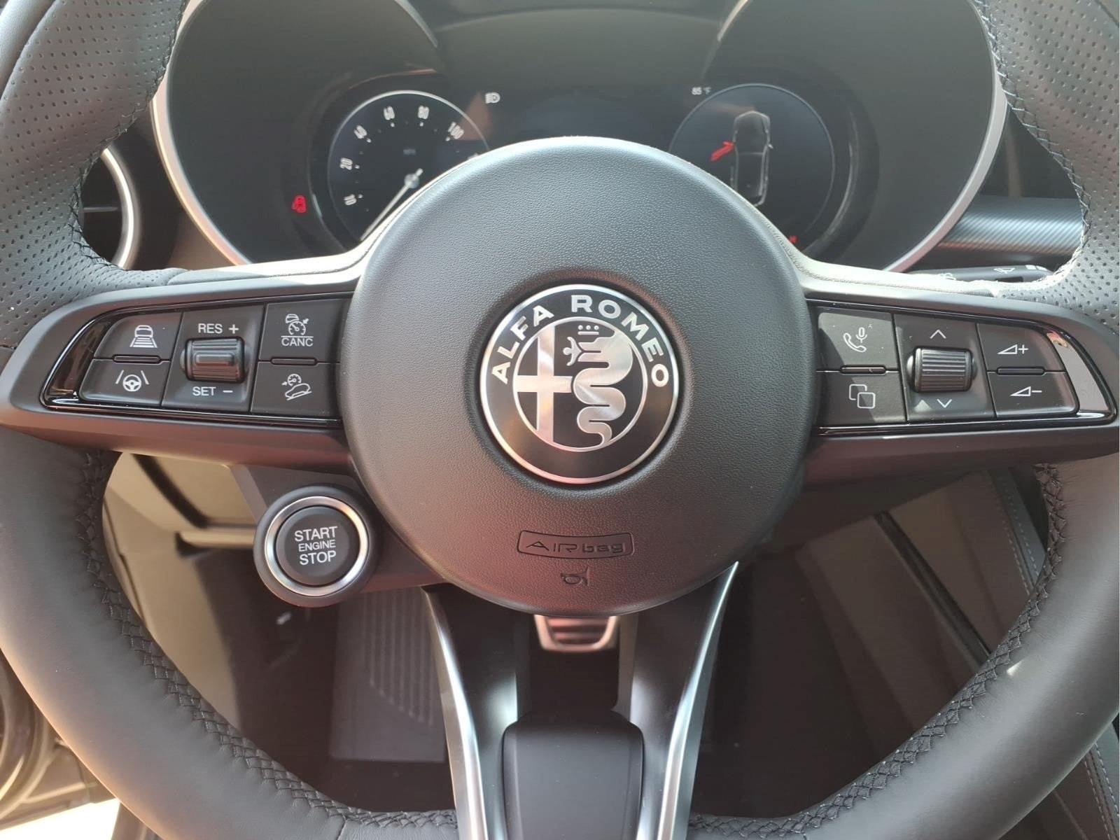 2026 Alfa Romeo Stelvio Base