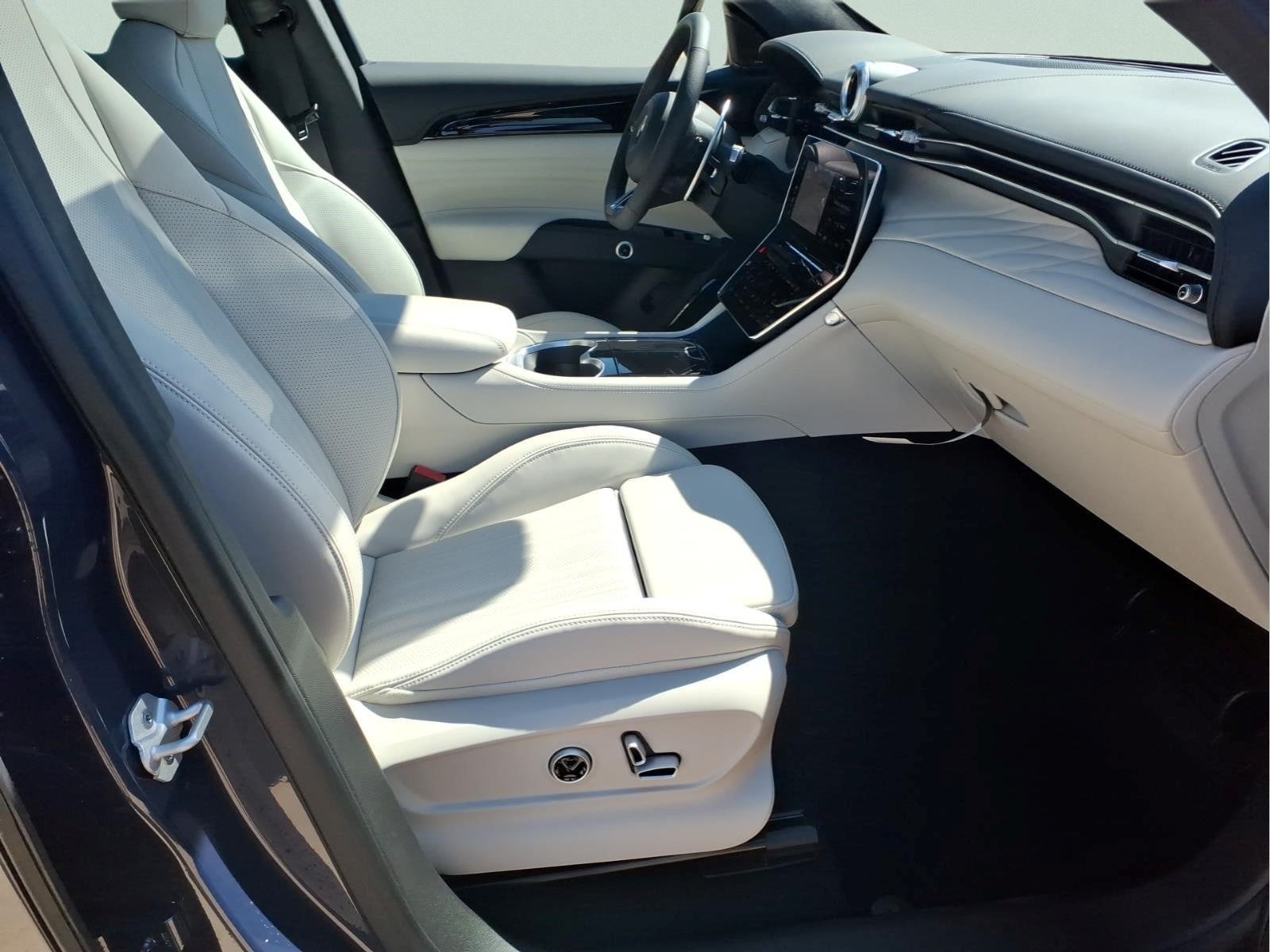 2026 Maserati Grecale Modena V6