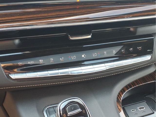 2023 Cadillac Escalade ESV Premium