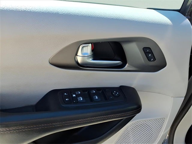 2020 Chrysler Pacifica Touring L Plus