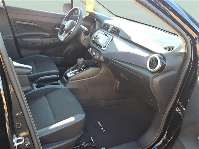 2023 Nissan Versa 1.6 SV