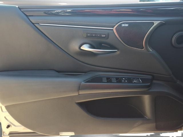 2020 Lexus ES 300h Luxury