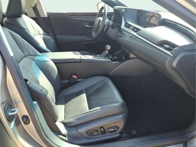 2020 Lexus ES 300h Luxury