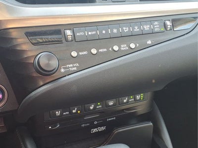 2020 Lexus ES 300h Luxury