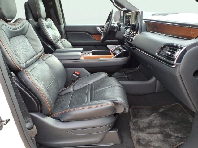 2024 Lincoln Navigator L Black Label