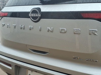 2025 Nissan Pathfinder SL