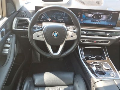 2025 BMW X7 xDrive40i