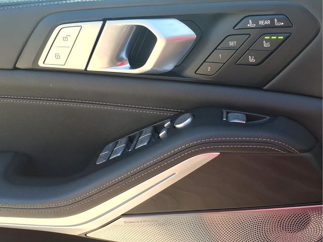 2021 BMW X7 M50i