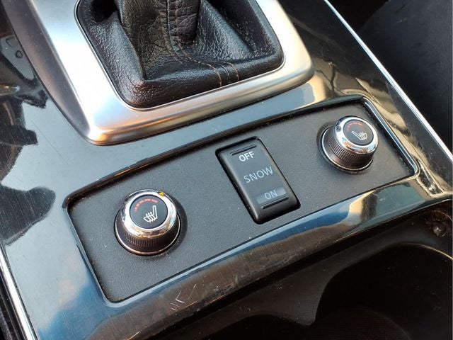 2017 INFINITI QX70 Base