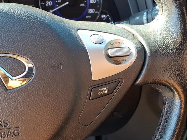 2017 INFINITI QX70 Base