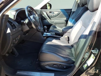 2017 INFINITI QX70 Base