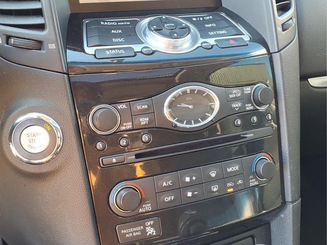 2017 INFINITI QX70 Base