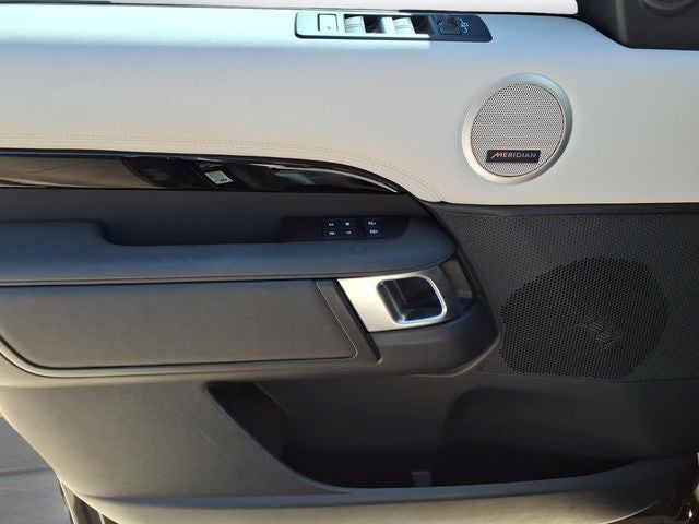2025 Land Rover Discovery S