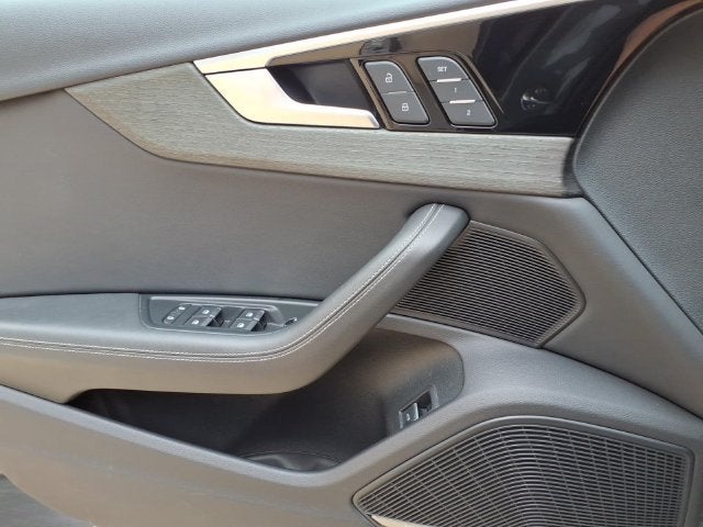 2024 Audi A4 45 S line Premium Plus quattro