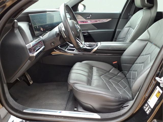 2025 BMW 7 Series 740i xDrive