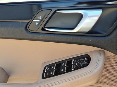 2020 Porsche Macan Base