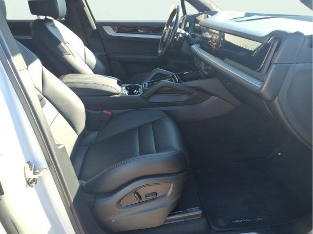2024 Porsche Cayenne Base