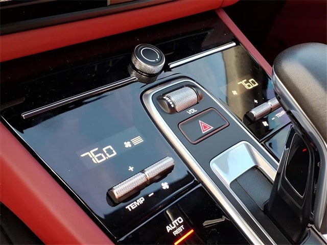 2023 Porsche Cayenne Platinum Edition