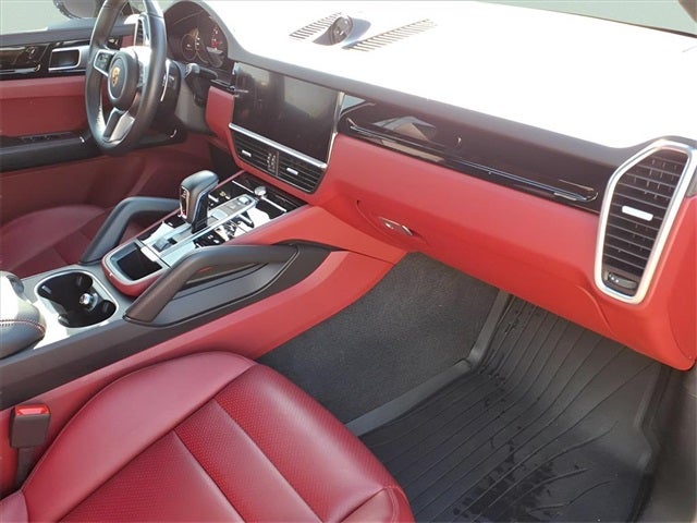 2023 Porsche Cayenne Platinum Edition