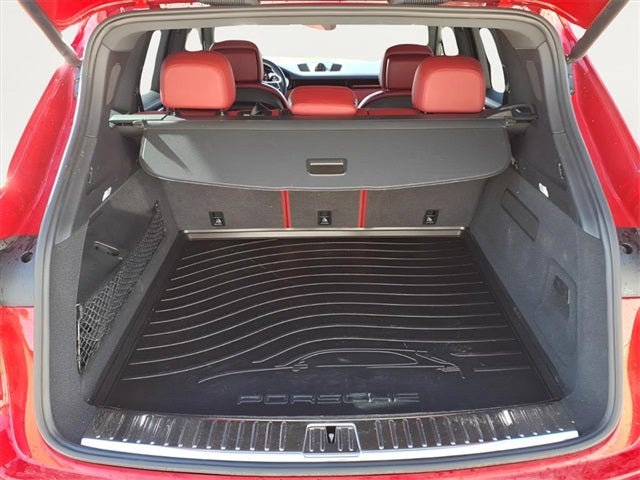 2023 Porsche Cayenne Platinum Edition