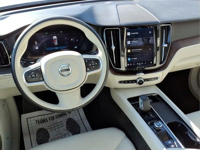 2022 Volvo XC60 B5 Momentum