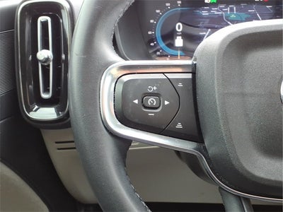 2023 Volvo XC40 B5 Plus Bright Theme
