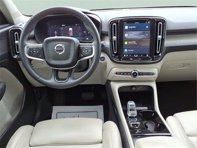 2023 Volvo XC40 B5 Plus Bright Theme