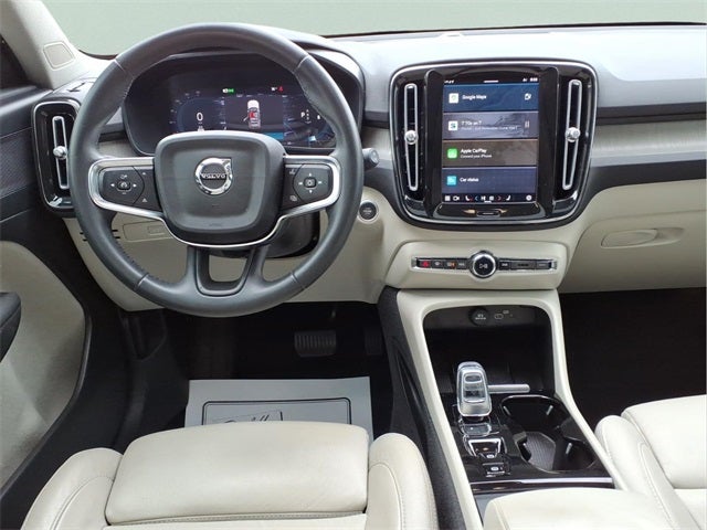2023 Volvo XC40 B5 Plus Bright Theme