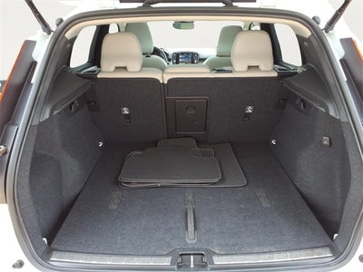 2023 Volvo XC40 B5 Plus Bright Theme