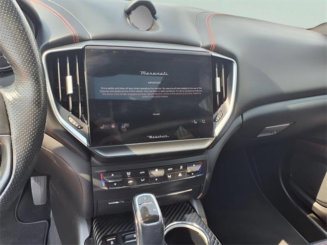 2022 Maserati Ghibli Modena Q4