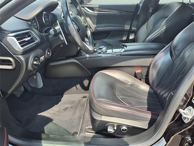 2022 Maserati Ghibli Modena Q4