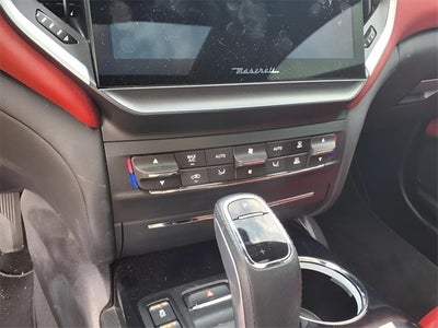 2022 Maserati Ghibli Modena Q4