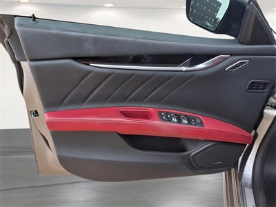 2022 Maserati Ghibli Modena Q4