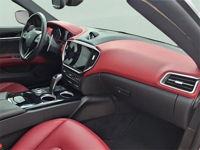 2022 Maserati Ghibli Modena Q4