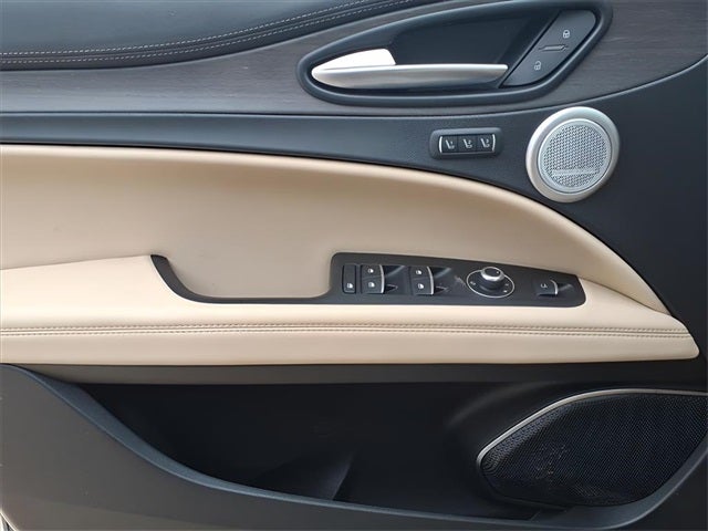 2023 Alfa Romeo Stelvio Ti Lusso